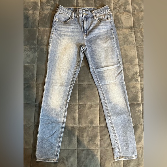 Old Navy High Rise Super Skinny Jeans - Picture 2 of 5